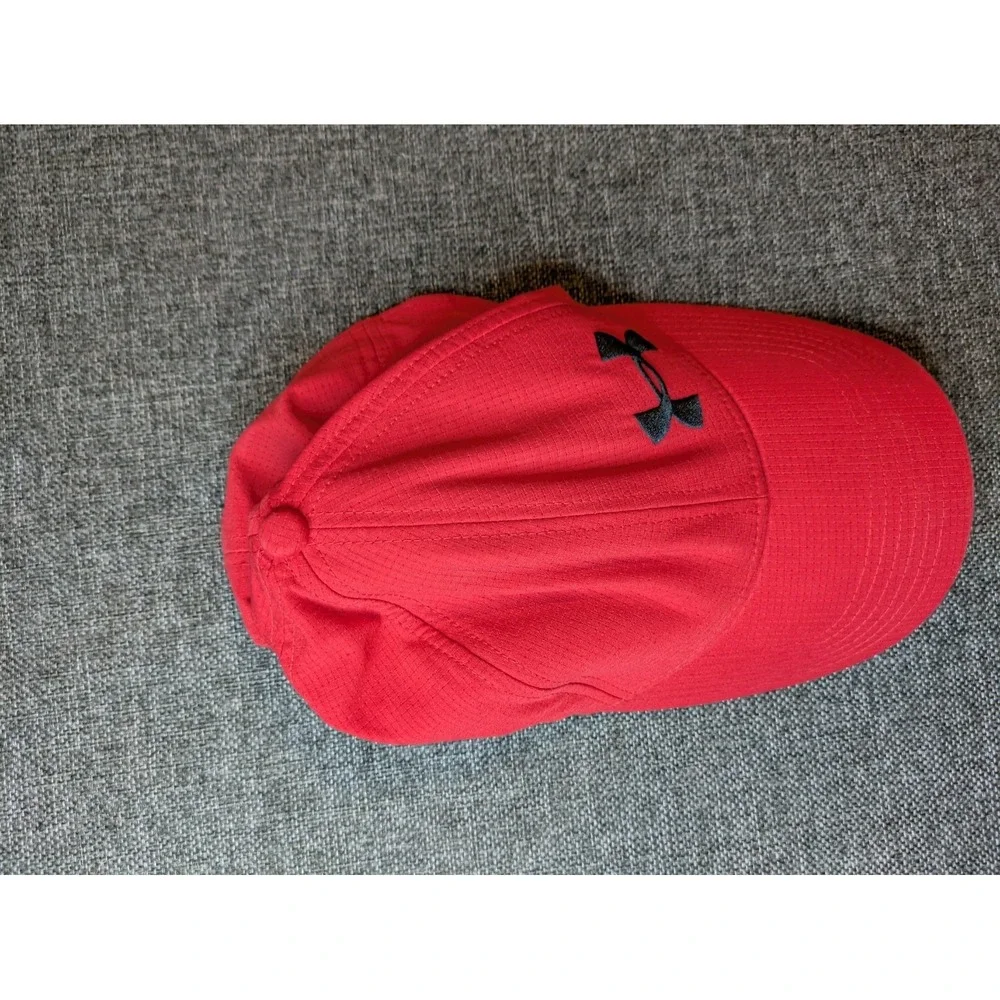 Under Armour Red Classic Fit Medium Black Logo Sports Baseball Cap‎